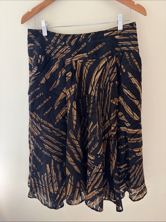 Chelsea & Theodore Dresses & Skirts - Black & Brown Patterned A-Line linen blend Skirt w pockets
